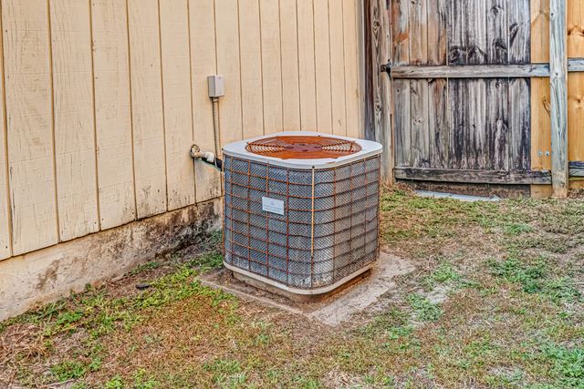 309 Woodland Park Circle, Mary Esther, FL 32569