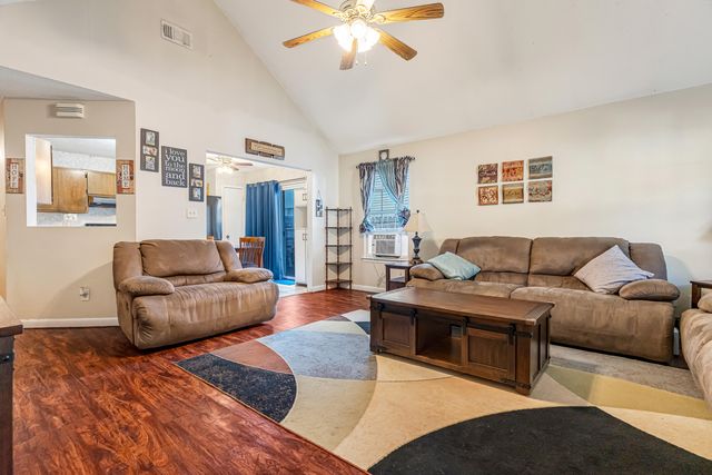 309 Woodland Park Circle, Mary Esther, FL 32569