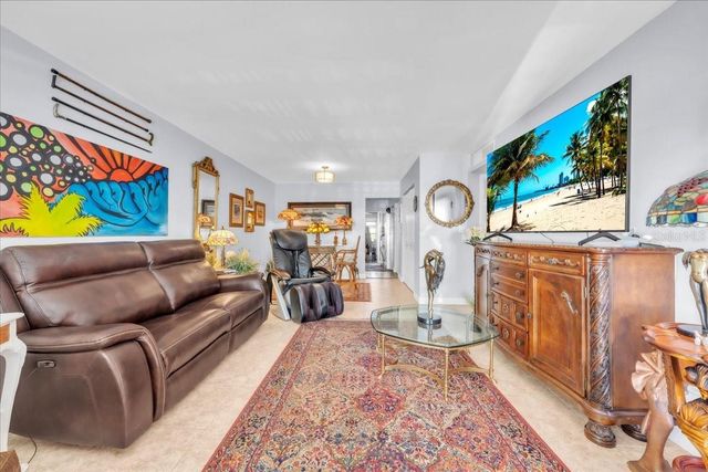 6645 1ST AVENUE N 102, St Petersburg, FL 33710