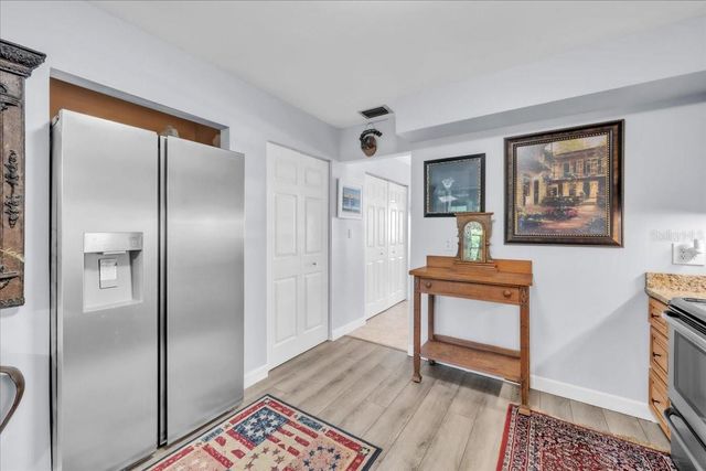 6645 1ST AVENUE N 102, St Petersburg, FL 33710