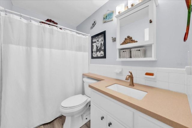 6645 1ST AVENUE N 102, St Petersburg, FL 33710