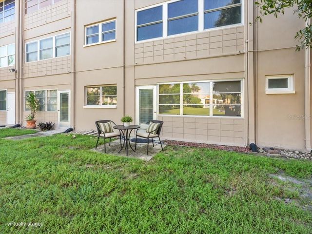 6645 1ST AVENUE N 102, St Petersburg, FL 33710