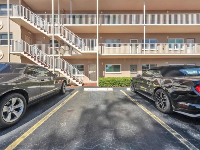 6645 1ST AVENUE N 102, St Petersburg, FL 33710