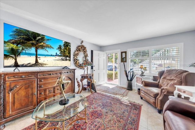 6645 1ST AVENUE N 102, St Petersburg, FL 33710
