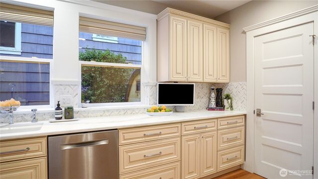 616 N K Street, Tacoma, WA 98403