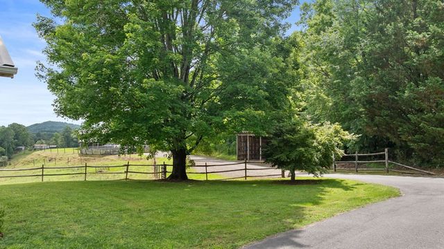 102 Cross Creek Lane, Warne, NC 28909
