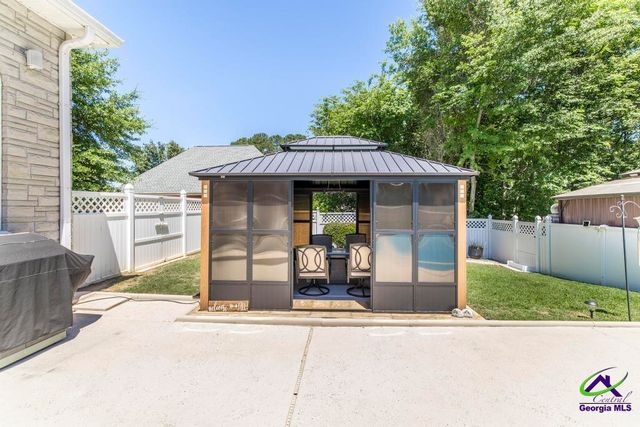 219 Royal Crest Circle, Kathleen, GA 31047