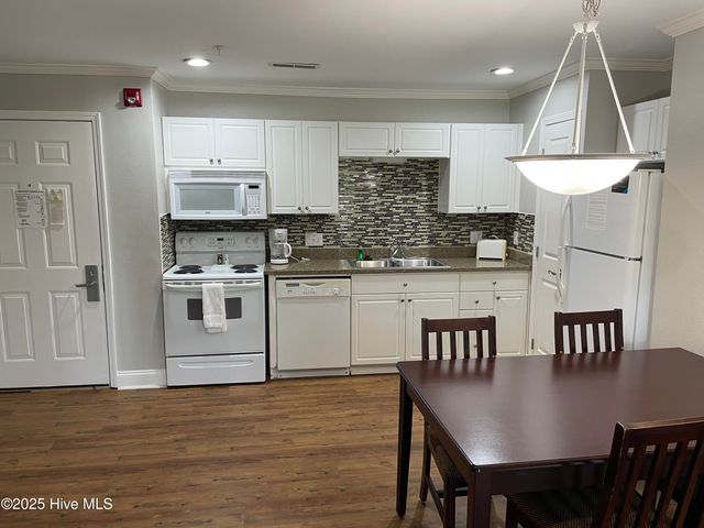 520 Little River Farm Boulevard C100, Carthage, NC 28327