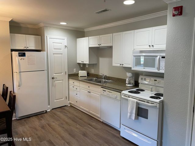 520 Little River Farm Boulevard C100, Carthage, NC 28327