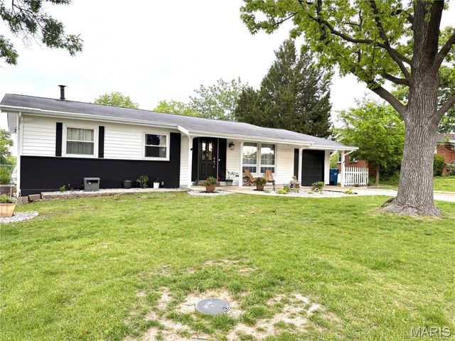 735 Hinder Drive, St Louis, MO 63125