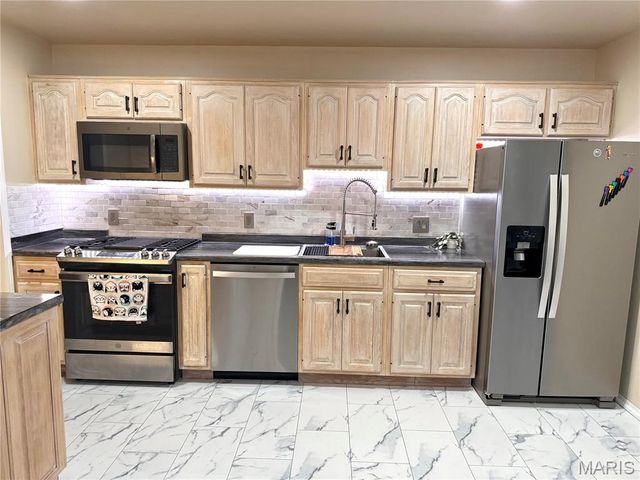 735 Hinder Drive, St Louis, MO 63125