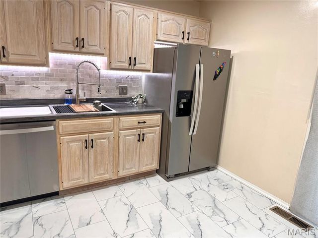 735 Hinder Drive, St Louis, MO 63125