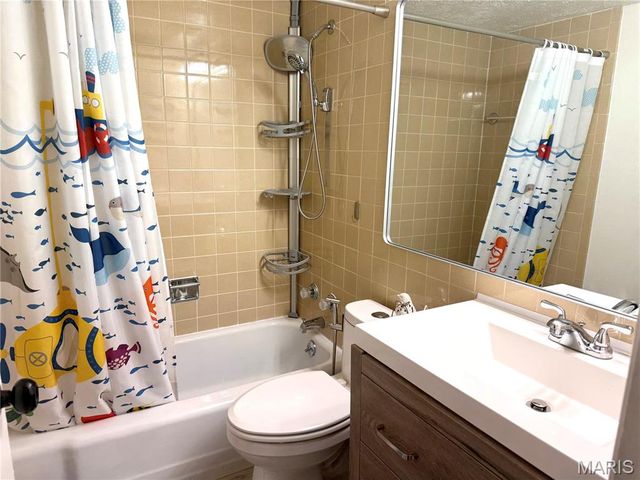 735 Hinder Drive, St Louis, MO 63125