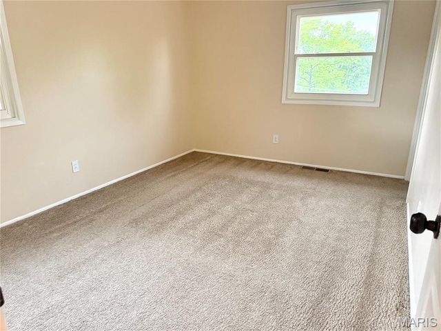 735 Hinder Drive, St Louis, MO 63125
