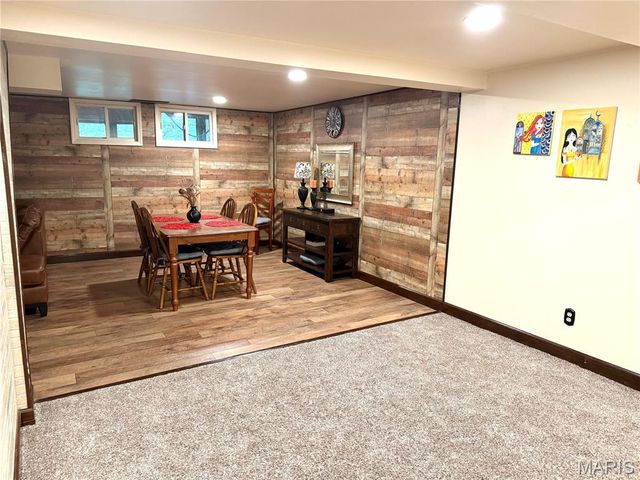 735 Hinder Drive, St Louis, MO 63125