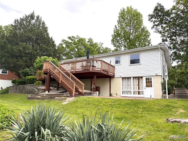735 Hinder Drive, St Louis, MO 63125