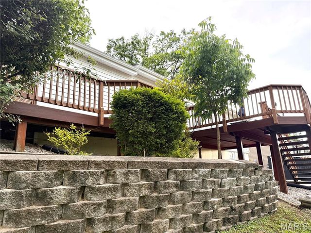735 Hinder Drive, St Louis, MO 63125