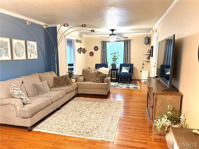 735 Hinder Drive, St Louis, MO 63125