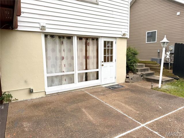 735 Hinder Drive, St Louis, MO 63125