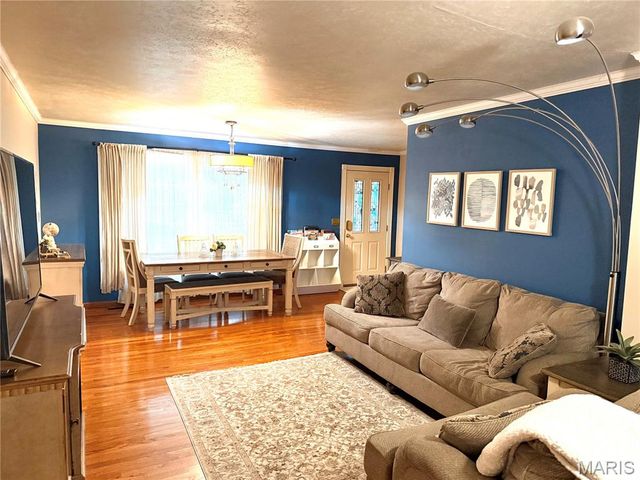 735 Hinder Drive, St Louis, MO 63125