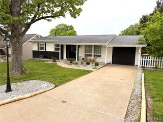 735 Hinder Drive, St Louis, MO 63125