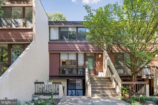 2246 S RANDOLPH ST #1, Arlington, VA 22204