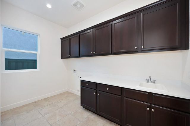 4362 Libyan Sea Ln, Sacramento, CA 95834