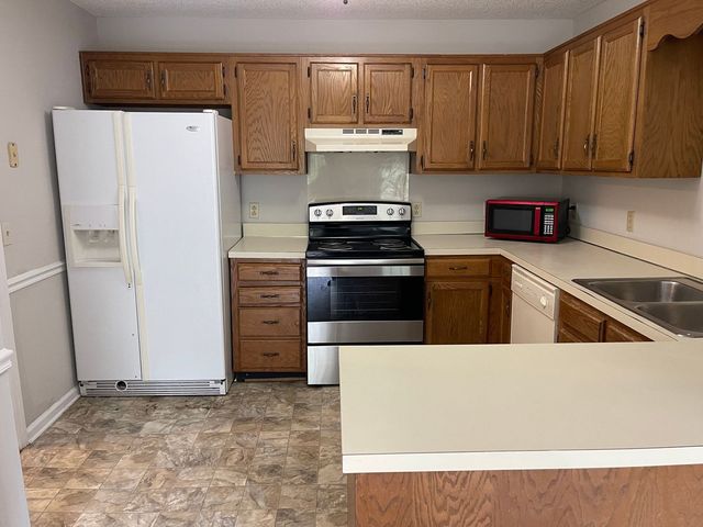 1812 Barnwell Ct, Hermitage, TN 37076
