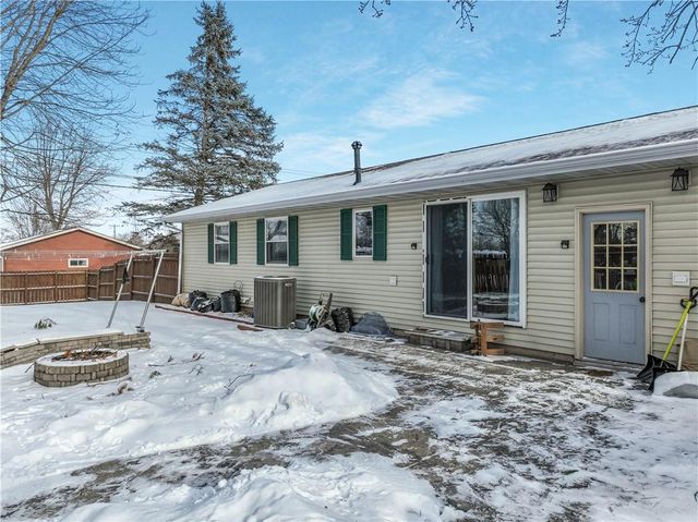 612 10th Street, Altoona, WI 54720