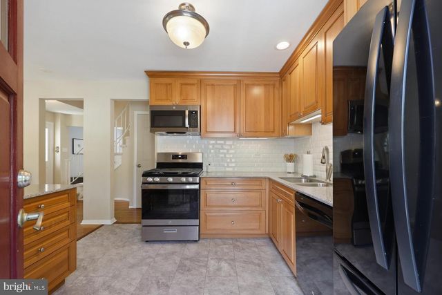 9632 LINDENBROOK ST, Fairfax, VA 22031
