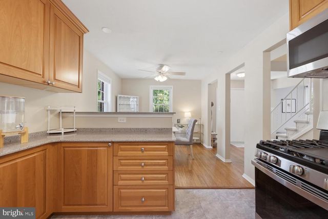 9632 LINDENBROOK ST, Fairfax, VA 22031