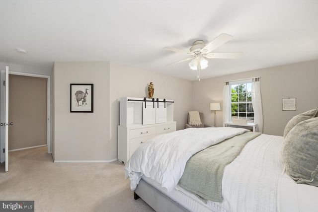 9632 LINDENBROOK ST, Fairfax, VA 22031