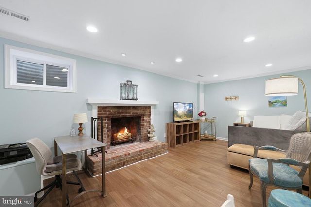 9632 LINDENBROOK ST, Fairfax, VA 22031
