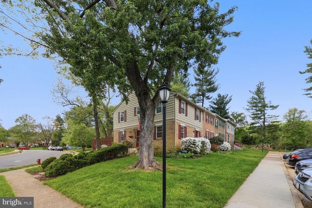 9632 LINDENBROOK ST, Fairfax, VA 22031
