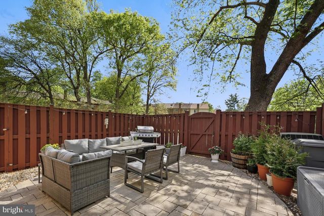 9632 LINDENBROOK ST, Fairfax, VA 22031