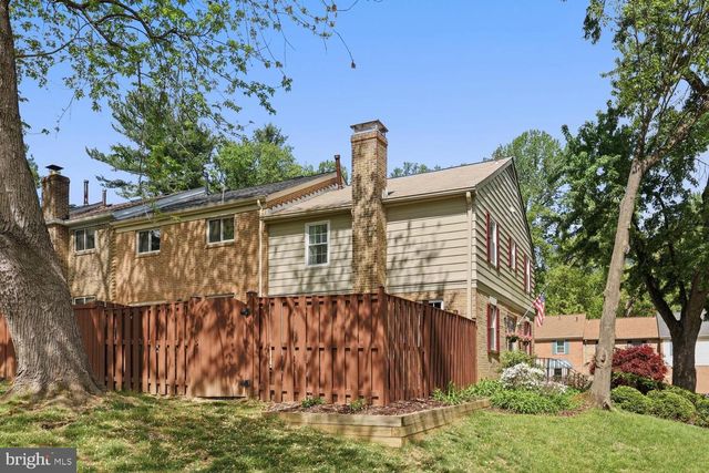 9632 LINDENBROOK ST, Fairfax, VA 22031
