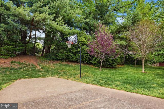 9632 LINDENBROOK ST, Fairfax, VA 22031