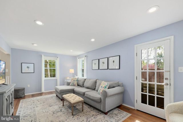 9632 LINDENBROOK ST, Fairfax, VA 22031