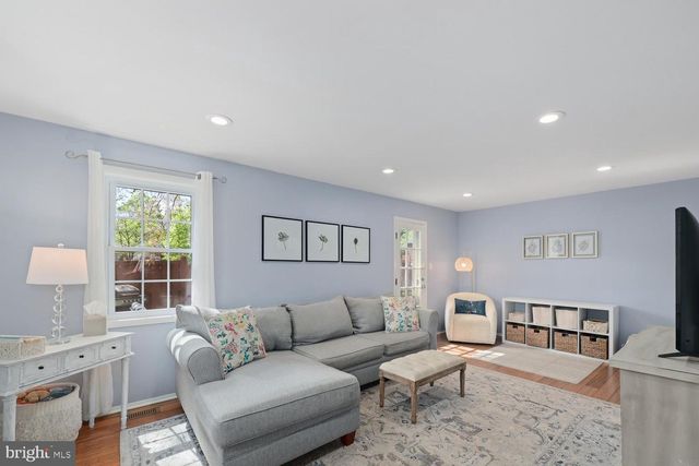 9632 LINDENBROOK ST, Fairfax, VA 22031