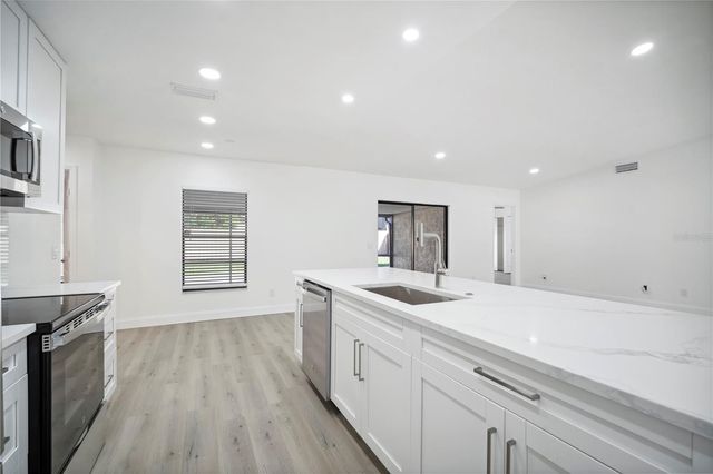 1218 LORNEWOOD DRIVE, Valrico, FL 33596