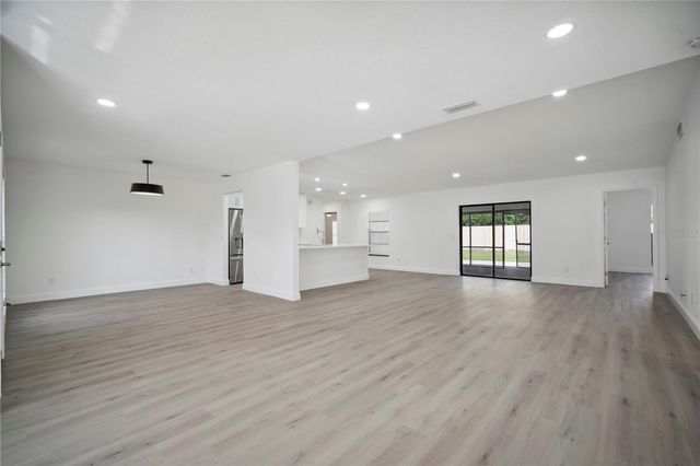 1218 LORNEWOOD DRIVE, Valrico, FL 33596