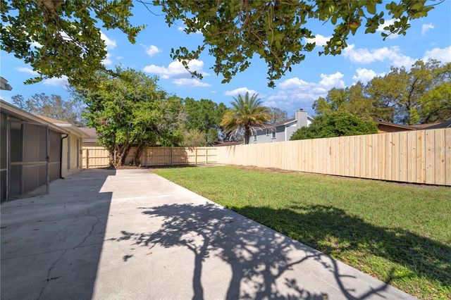 1218 LORNEWOOD DRIVE, Valrico, FL 33596
