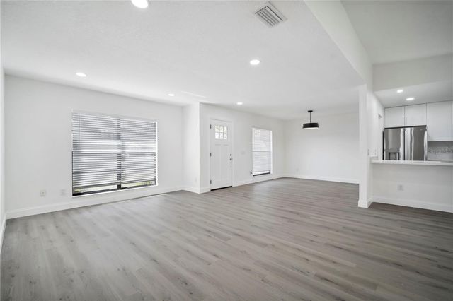 1218 LORNEWOOD DRIVE, Valrico, FL 33596