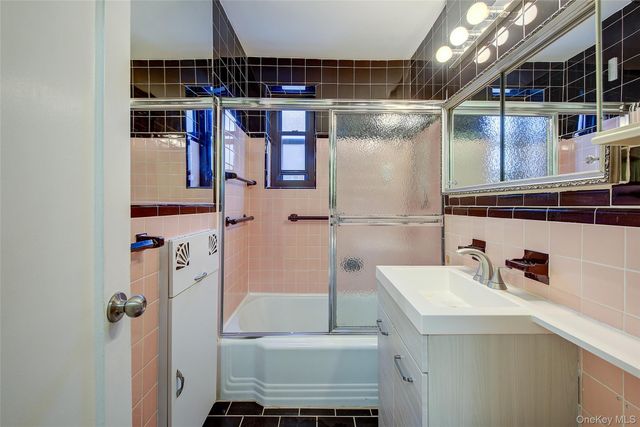 3240 91 Street 309, East Elmhurst, NY 11369