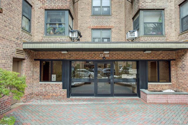 3240 91 Street 309, East Elmhurst, NY 11369