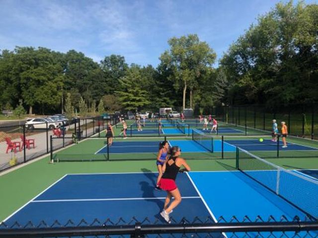 9088 N 34th Street, Richland, MI 49083