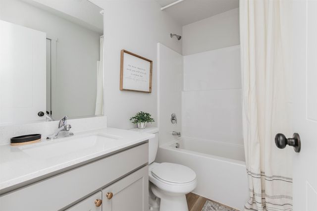 2513 11th Street NE, Bondurant, IA 50035