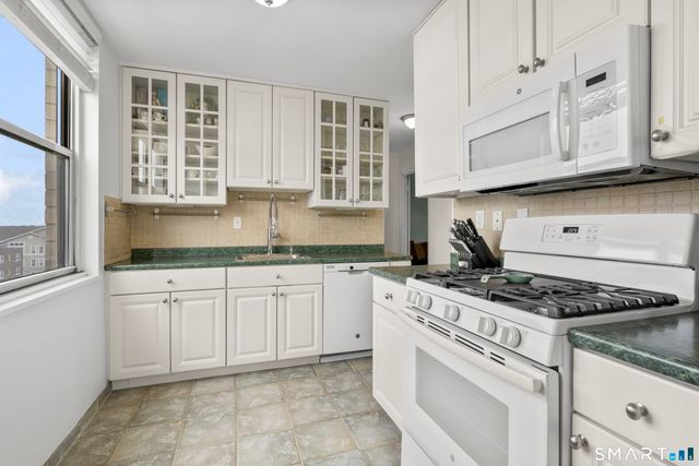 50 Glenbrook Road 8H, Stamford, CT 06902