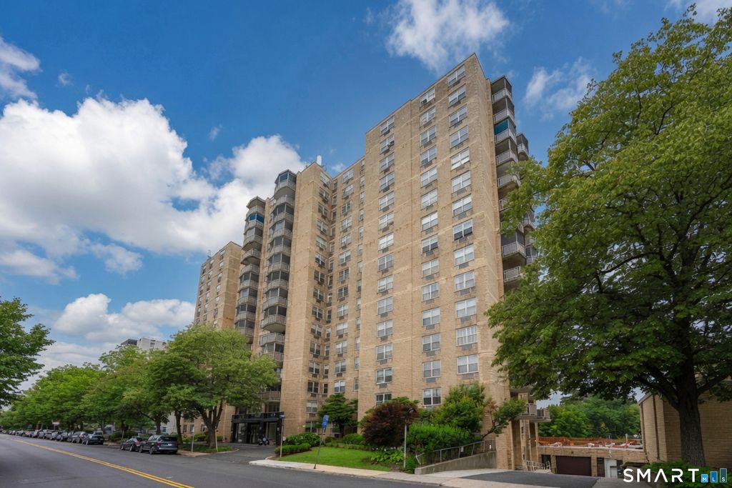 50 Glenbrook Road 8H, Stamford, CT 06902
