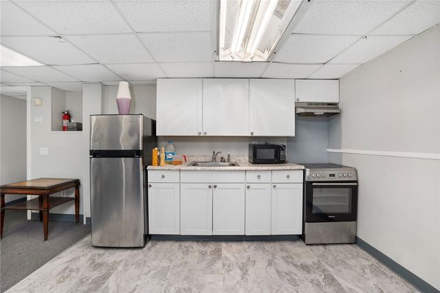 1040 Cranston Street, Cranston, RI 02910